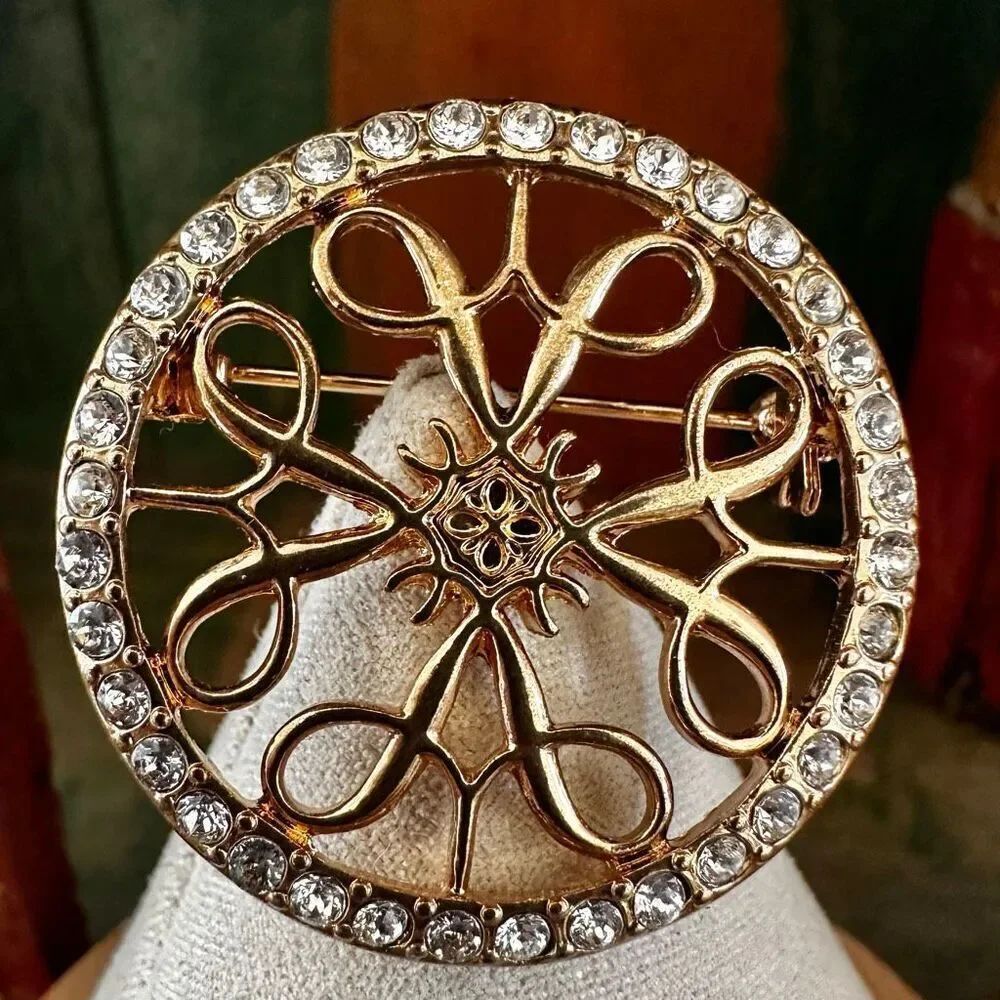 Nina Ricci for Avon NRT Rhinestone Brooch Gold Tone Vintage